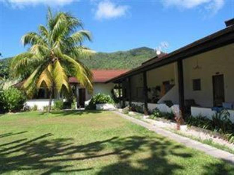 Beach Villa Guesthouse Grand Anse  Exterior photo